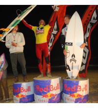 NEWQUAY SURFER LIGHTS UP THE WAVES TO TAKE HIS 5TH NIGHT SURF TITLE